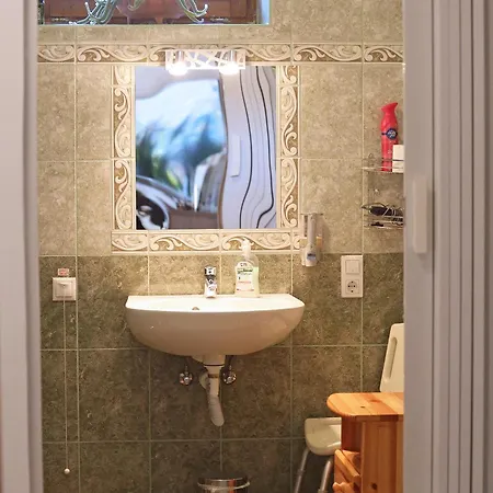 Fuezesi Papa Vendeghaza 3*